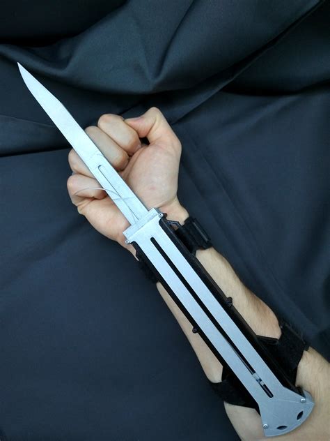 assassin hidden blade real.